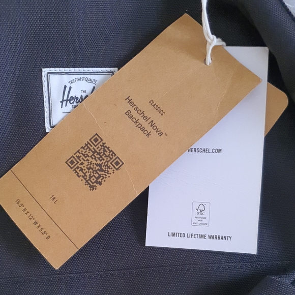 Herschel Nova Backpack - 18L + FREE GIFT - NWT - Picture 11 of 12